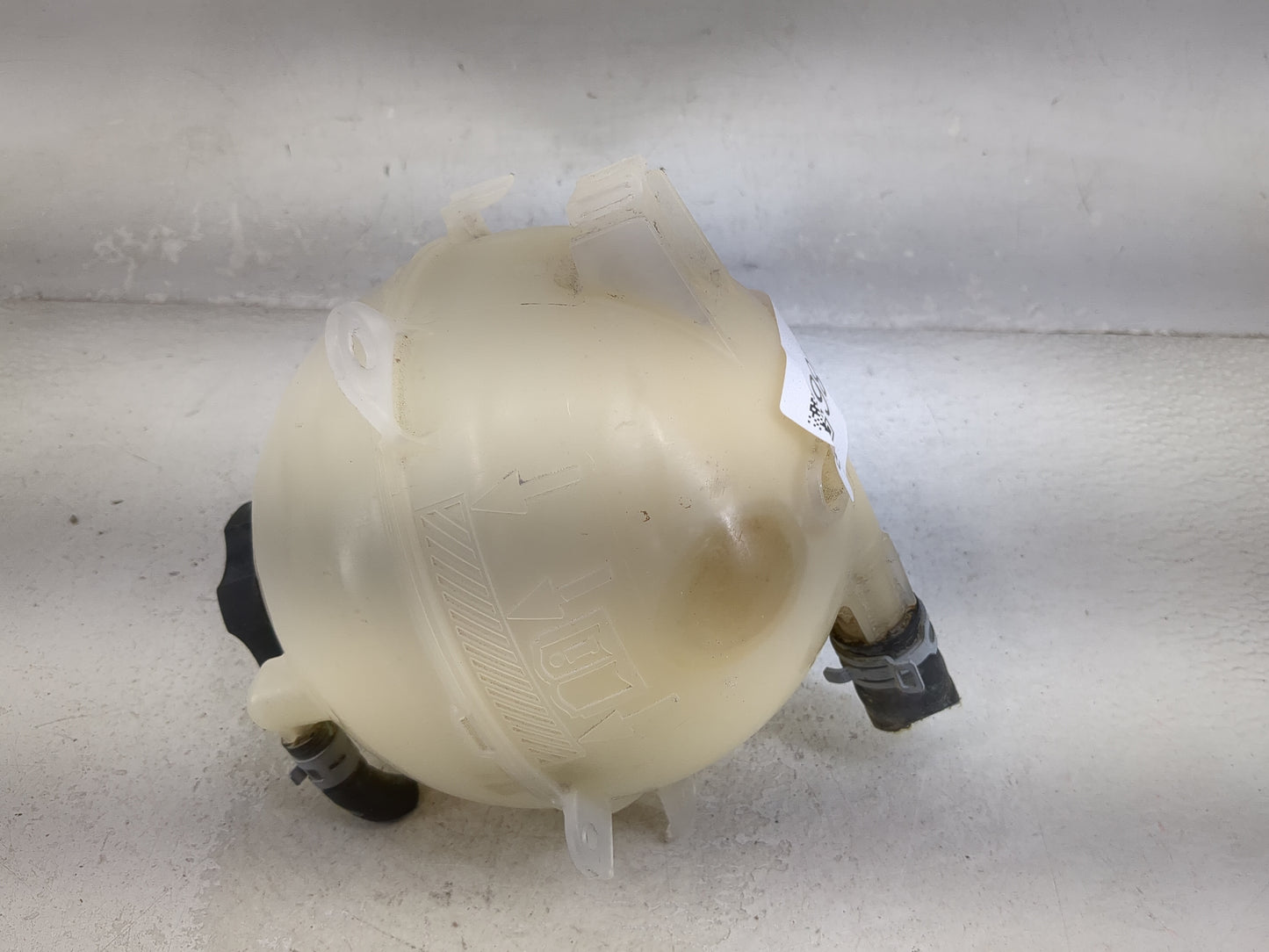 2016 Chevrolet Malibu Radiator Coolant Overflow Expansion Tank Bottle 1477186 - Oemusedautoparts1.com