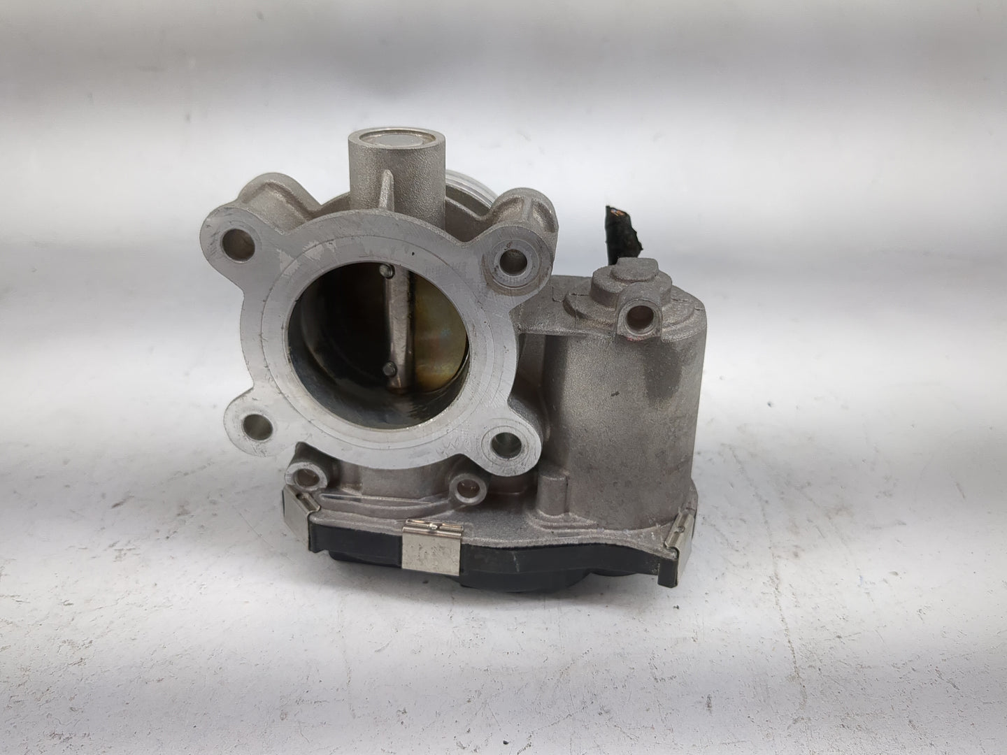 2016-2021 Chevrolet Malibu Throttle Body P/N:12671379AA Fits Fits 2016 2017 2018 2019 2020 2021 2022 OEM Used Auto Parts - O
