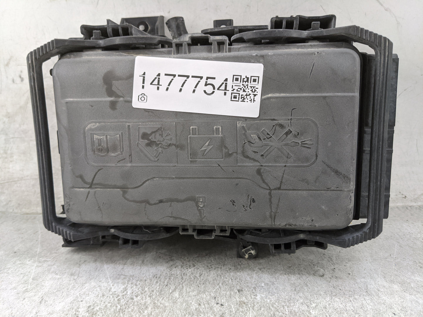 2019-2021 Chevrolet Malibu Fusebox Fuse Box Panel Relay Module P/N:13500128 13468894, 13455281, 13500114 Fits Fits 2019 2020