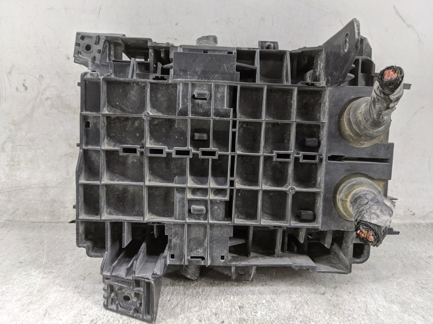 2019-2021 Chevrolet Malibu Fusebox Fuse Box Panel Relay Module P/N:13500128 13468894, 13455281, 13500114 Fits Fits 2019 2020