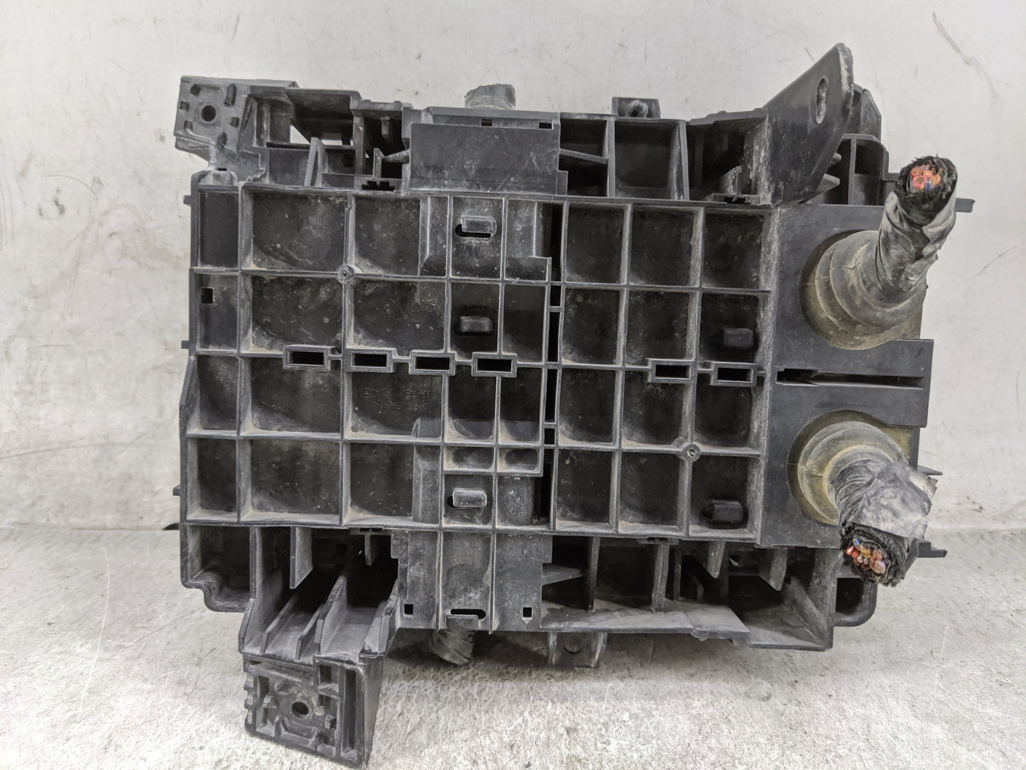 2019-2021 Chevrolet Malibu Fusebox Fuse Box Panel Relay Module P/N:13500128 13468894, 13455281, 13500114 Fits Fits 2019 2020