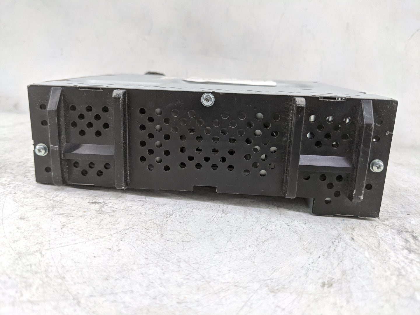 2020-2021 Chevrolet Malibu Radio AM FM Cd Player Receiver Replacement P/N:84691613 13424255 Fits Fits 2020 2021 2022 OEM Use