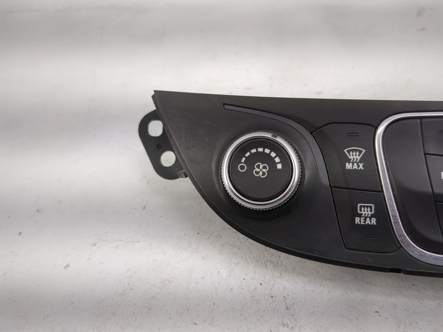 2019-2021 Chevrolet Malibu Climate Control Module Temperature AC/Heater Replacement P/N:84426651 7370200000000X Fits OEM Use