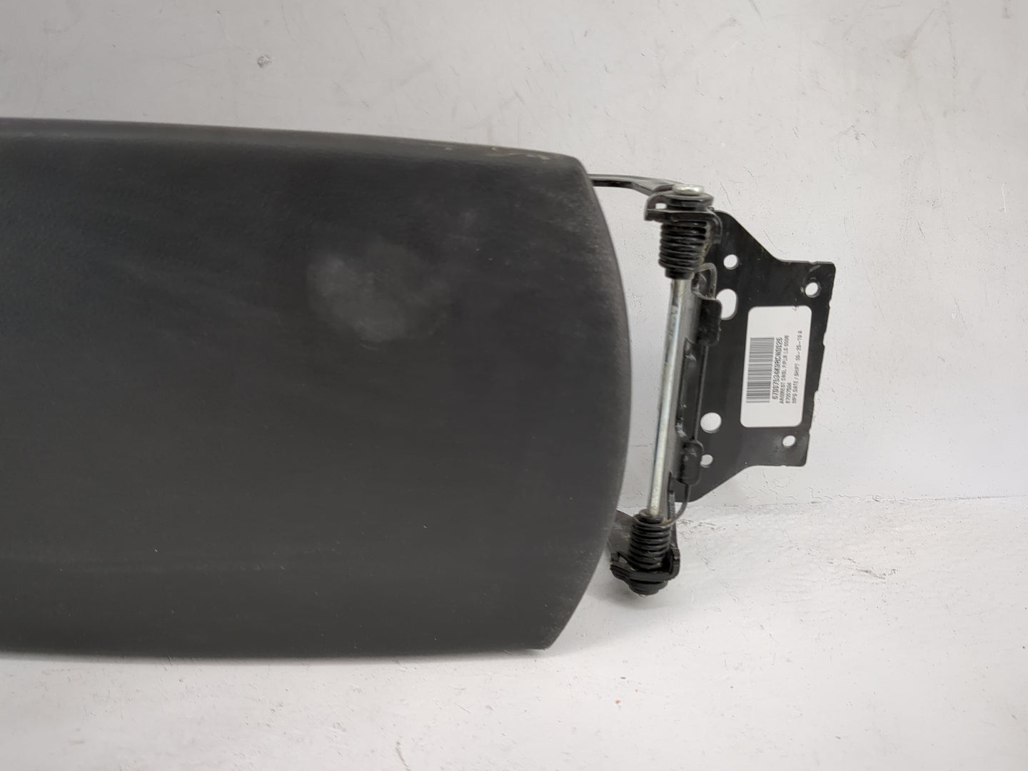 2020 Chevrolet Malibu Center Console Armrest Cover Lid P/N:22819 125-040 Fits OEM Used Auto Parts - Oemusedautoparts1.com