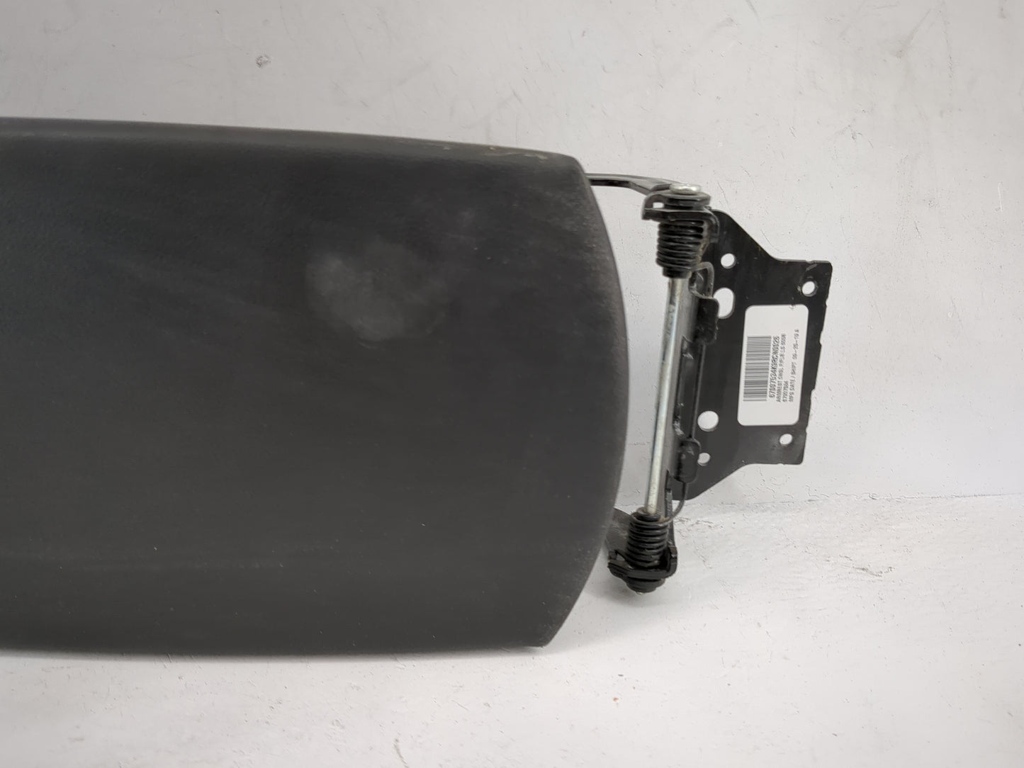 2020 Chevrolet Malibu Center Console Armrest Cover Lid P/N:22819 125-040 Fits OEM Used Auto Parts - Oemusedautoparts1.com