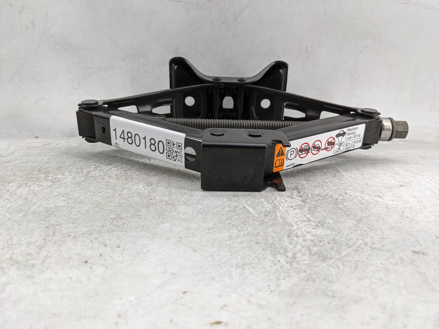 2020 Chevrolet Malibu Spare Scissor Car Jack 1480180 - Oemusedautoparts1.com