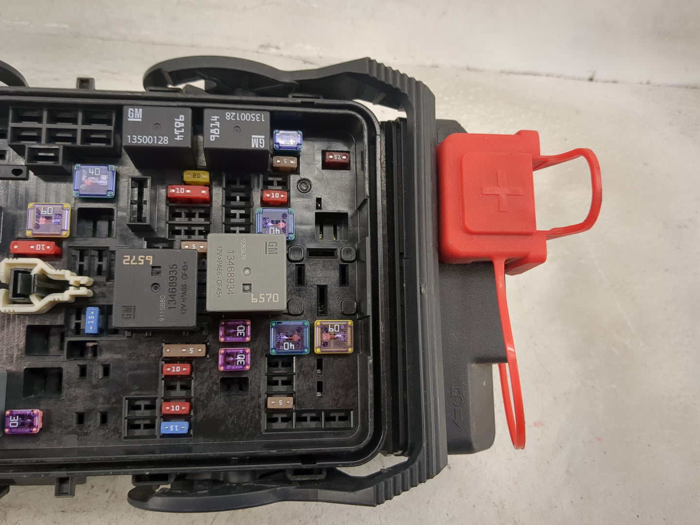 2019-2021 Chevrolet Malibu Fusebox Fuse Box Panel Relay Module P/N:84586305 13500128, 13500114, 13455281 Fits Fits 2019 2020