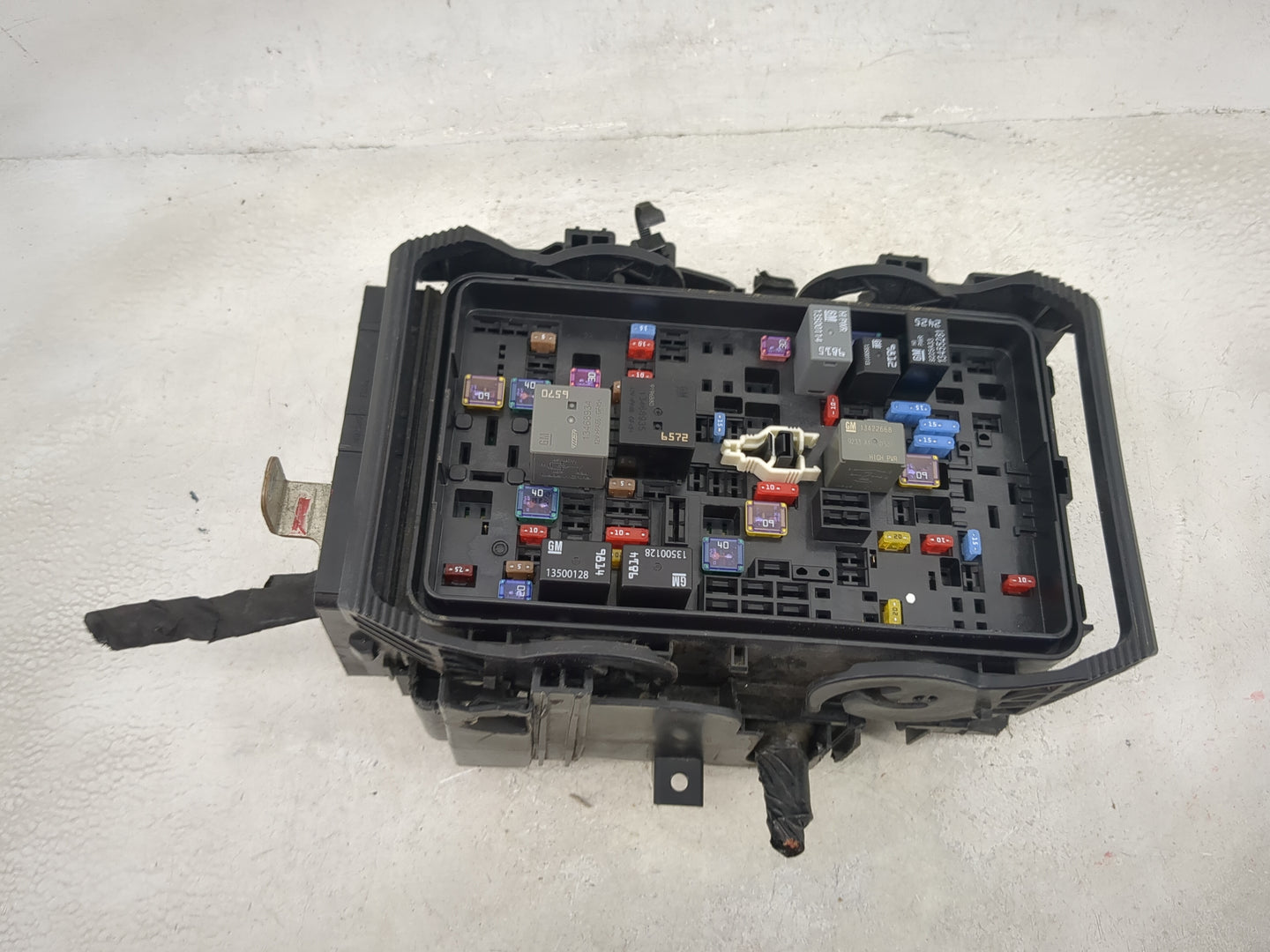 2019-2021 Chevrolet Malibu Fusebox Fuse Box Panel Relay Module P/N:84586305 13500128, 13500114, 13463668 Fits Fits 2019 2020