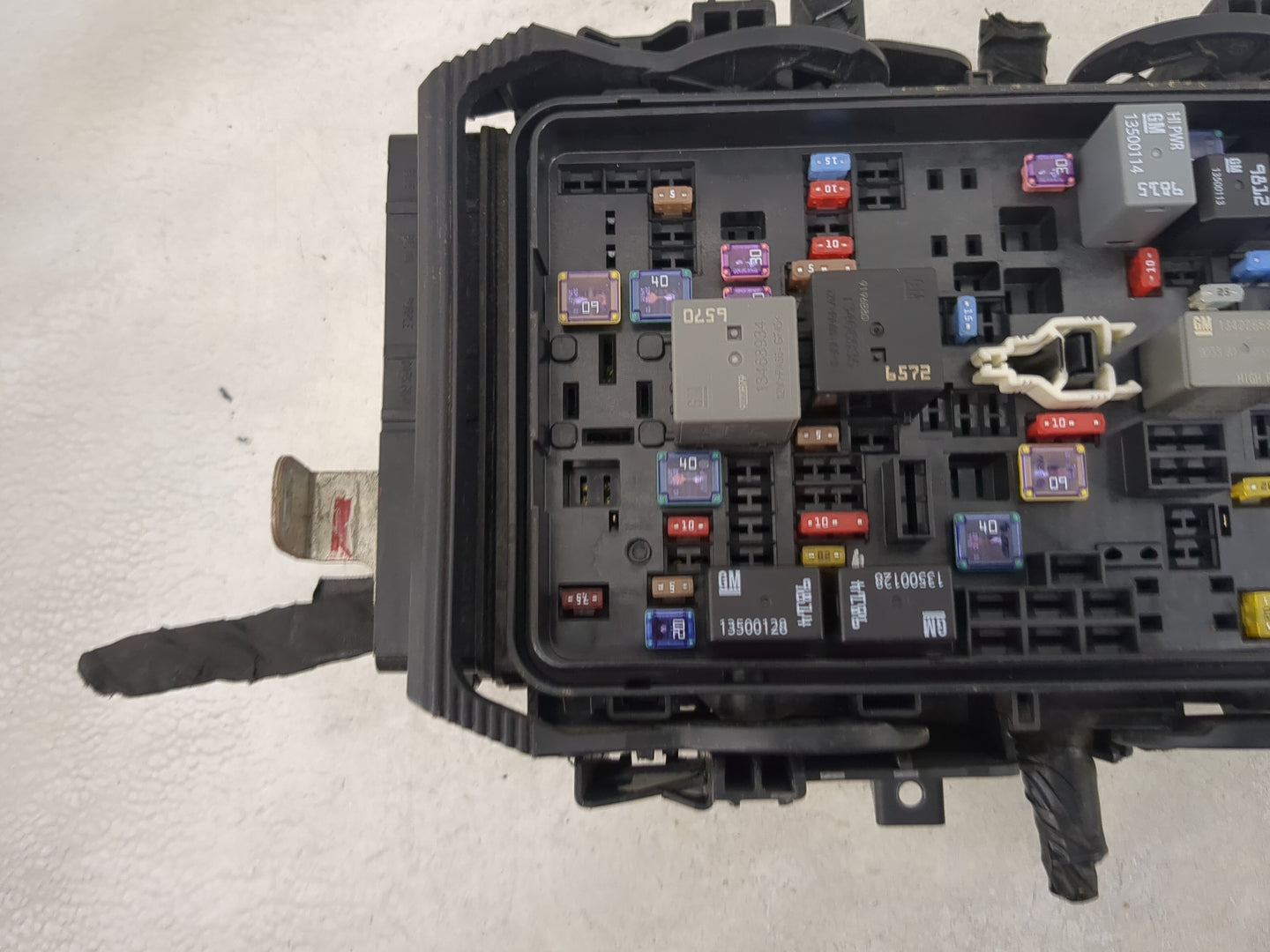2019-2021 Chevrolet Malibu Fusebox Fuse Box Panel Relay Module P/N:84586305 13500128, 13500114, 13463668 Fits Fits 2019 2020