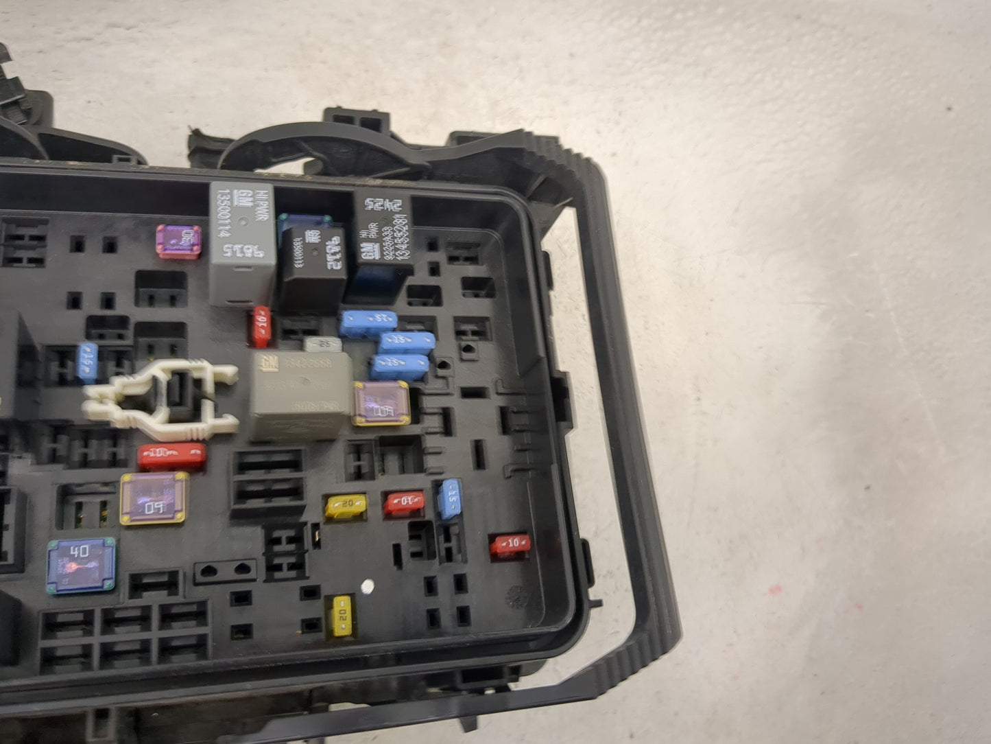 2019-2021 Chevrolet Malibu Fusebox Fuse Box Panel Relay Module P/N:84586305 13500128, 13500114, 13463668 Fits Fits 2019 2020