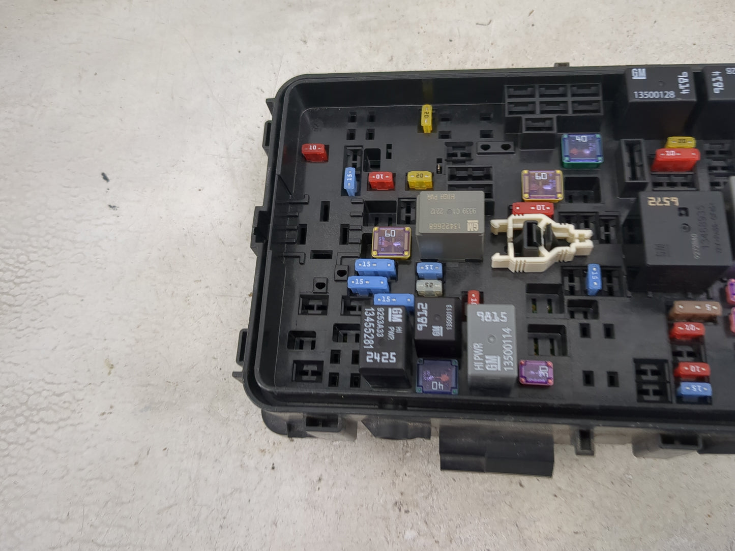 2019-2021 Chevrolet Malibu Fusebox Fuse Box Panel Relay Module P/N:13500128 13455281, 13500114, 13422668 Fits Fits 2019 2020