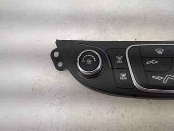 2019-2021 Chevrolet Malibu Climate Control Module Temperature AC/Heater Replacement P/N:84426651 7370200000000X Fits OEM Used Auto Parts