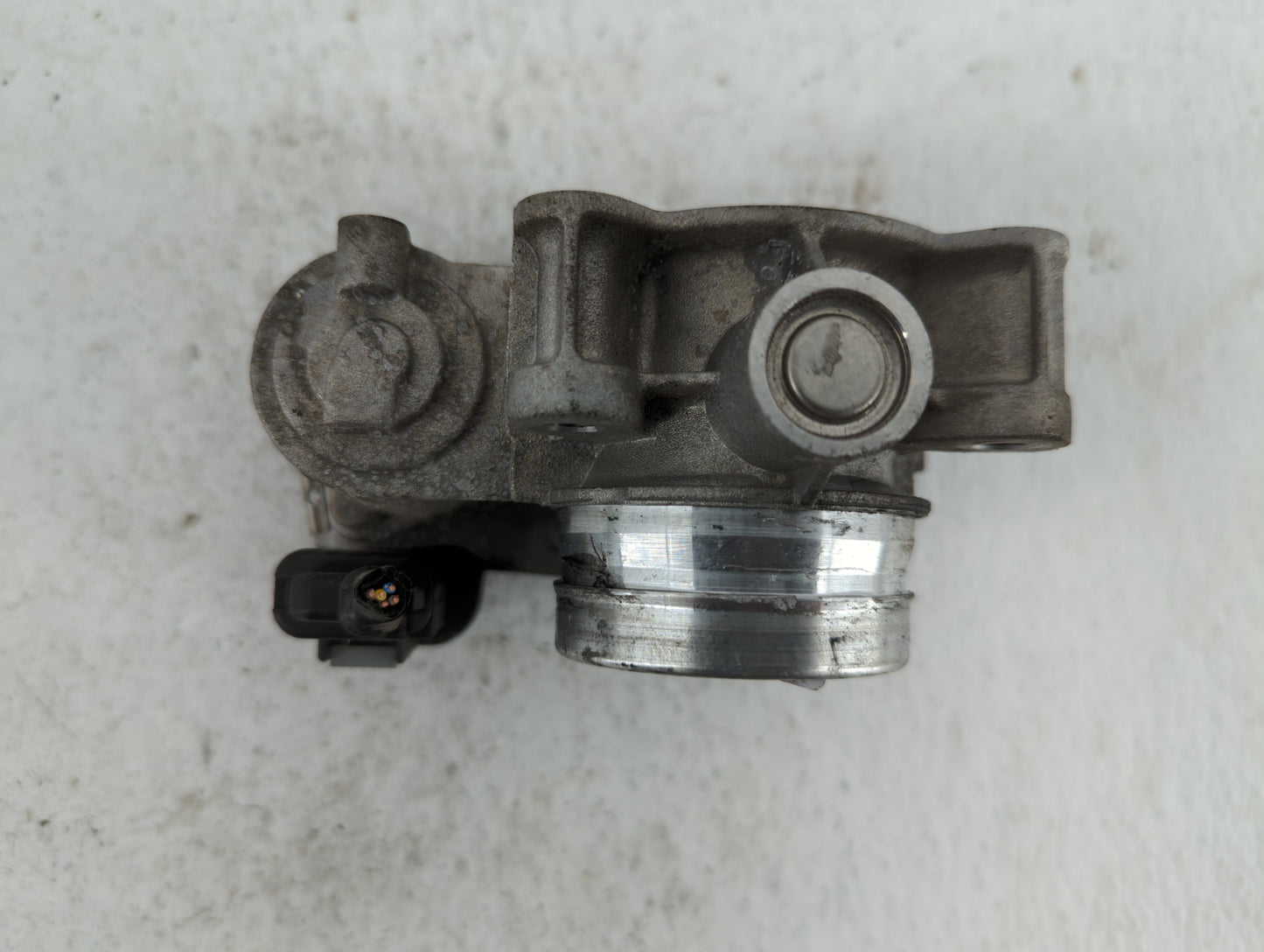 2016-2019 Chevrolet Malibu Throttle Body P/N:12671379AA Fits Fits 2016 2017 2018 2019 OEM Used Auto Parts - Oemusedautoparts