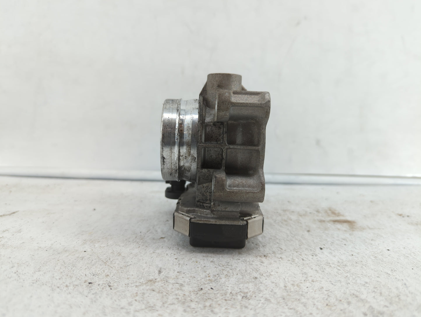 2016-2019 Chevrolet Malibu Throttle Body P/N:12671379AA Fits Fits 2016 2017 2018 2019 OEM Used Auto Parts - Oemusedautoparts