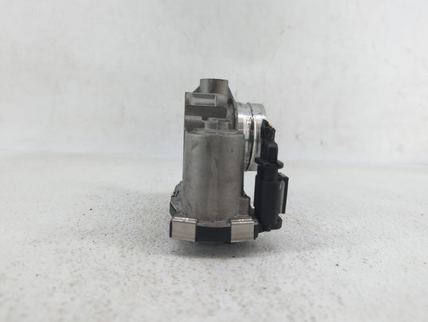 2016-2019 Chevrolet Malibu Throttle Body P/N:12671379AA Fits Fits 2016 2017 2018 2019 OEM Used Auto Parts - Oemusedautoparts