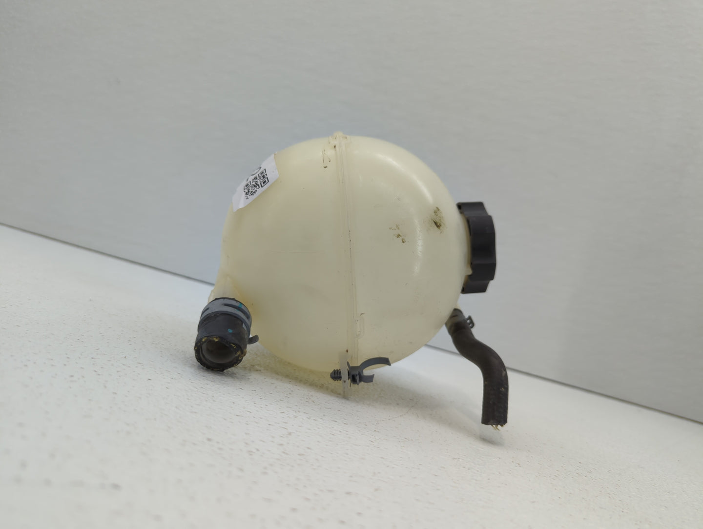 2016 Chevrolet Malibu Radiator Coolant Overflow Expansion Tank Bottle 400192 - Oemusedautoparts1.com