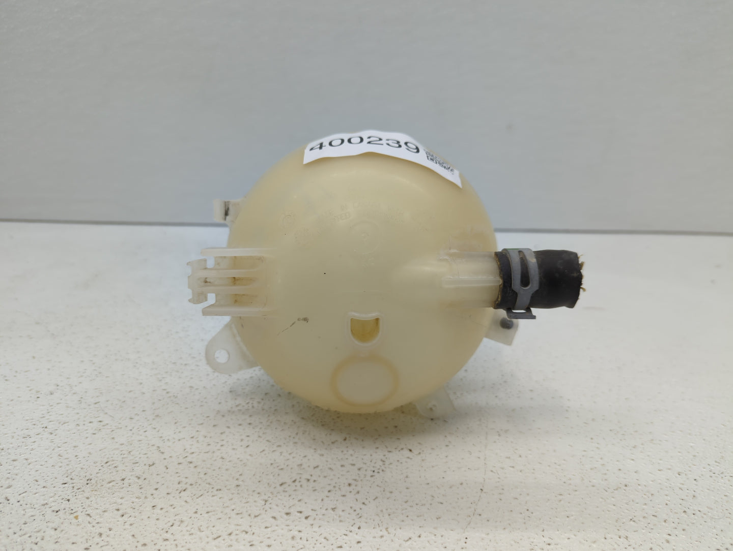2016 Chevrolet Malibu Radiator Coolant Overflow Expansion Tank Bottle 400239 - Oemusedautoparts1.com