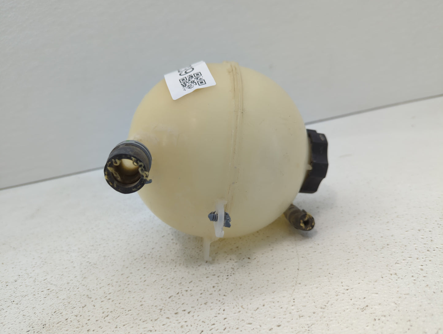 2016 Chevrolet Malibu Radiator Coolant Overflow Expansion Tank Bottle 400239 - Oemusedautoparts1.com