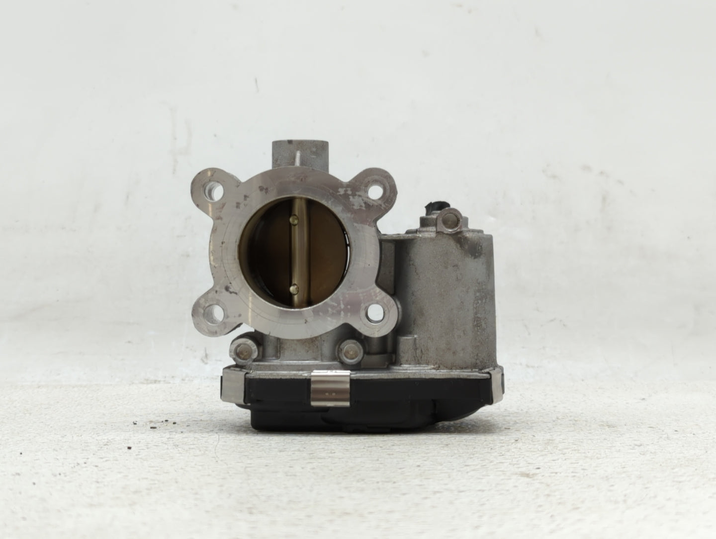 2016-2019 Chevrolet Malibu Throttle Body P/N:12671379AA Fits Fits 2016 2017 2018 2019 OEM Used Auto Parts - Oemusedautoparts
