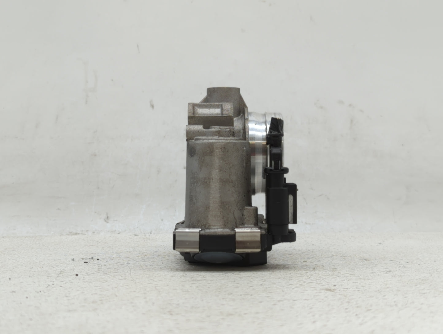 2016-2019 Chevrolet Malibu Throttle Body P/N:12671379AA Fits Fits 2016 2017 2018 2019 OEM Used Auto Parts - Oemusedautoparts