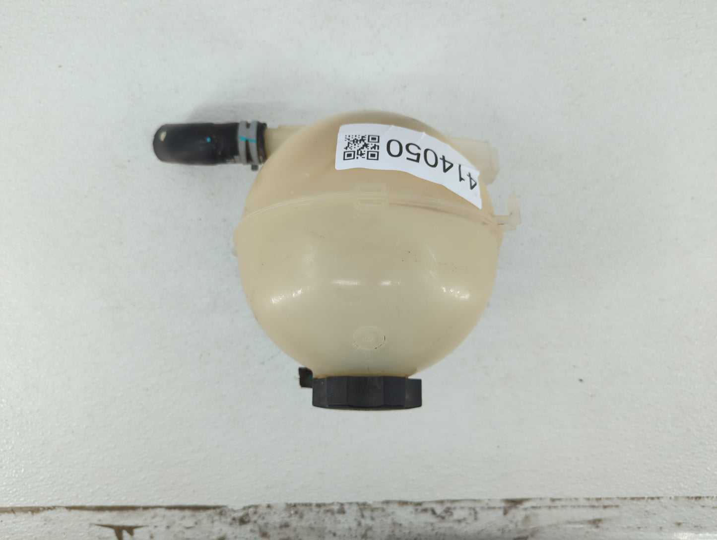 2016 Chevrolet Malibu Radiator Coolant Overflow Expansion Tank Bottle 414050 - Oemusedautoparts1.com