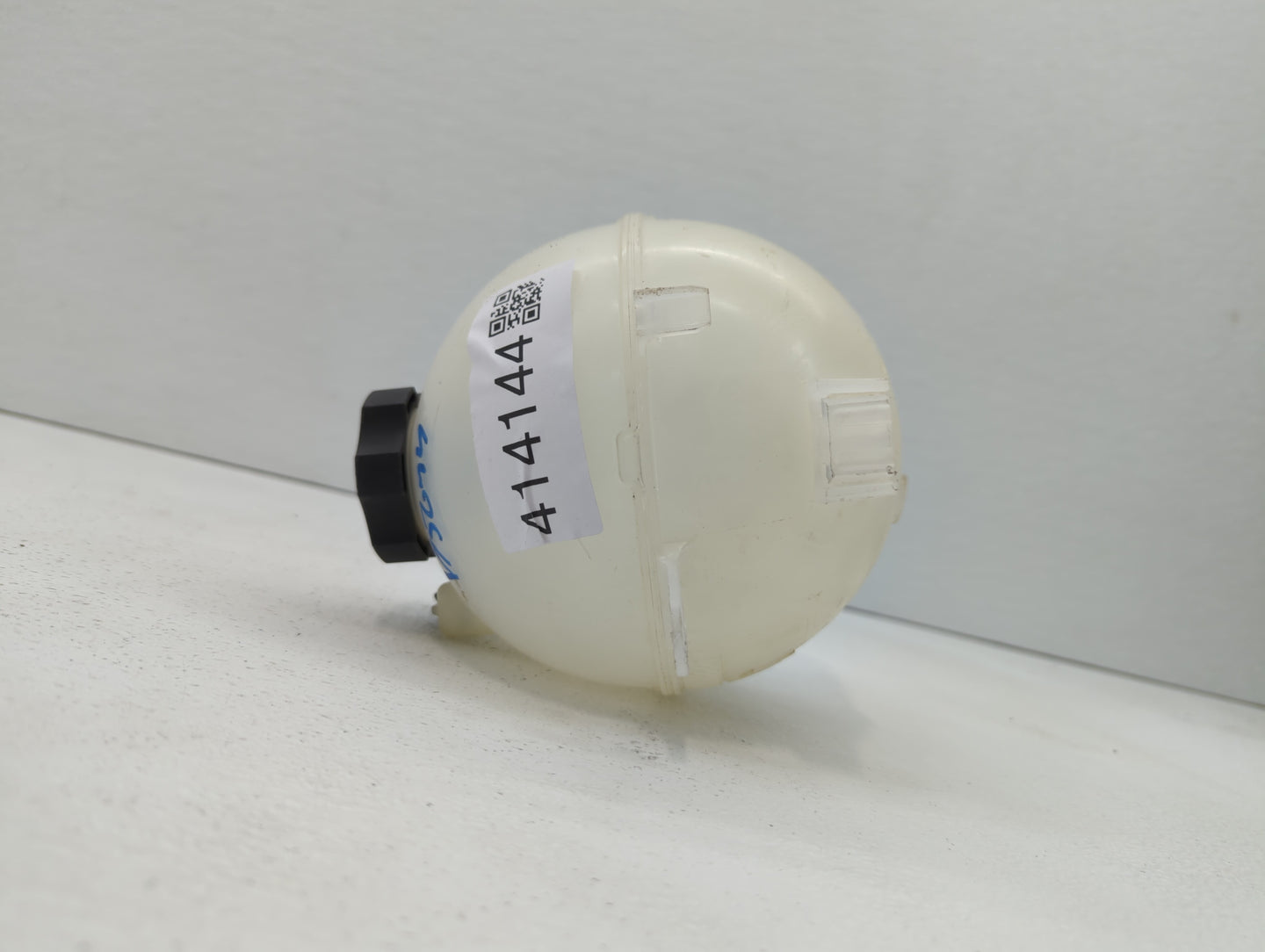 2016 Chevrolet Malibu Radiator Coolant Overflow Expansion Tank Bottle 414144 - Oemusedautoparts1.com
