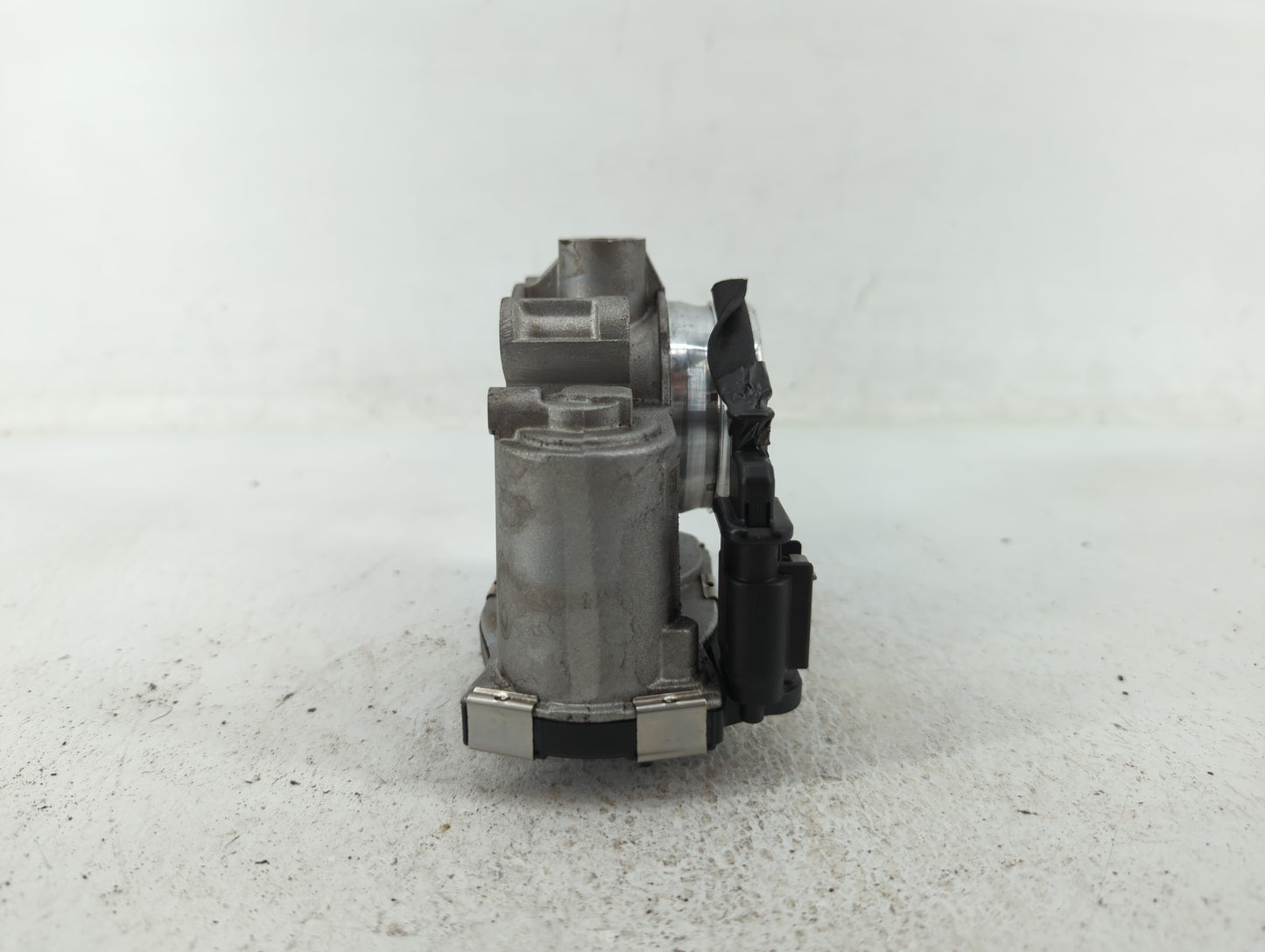 2016-2021 Chevrolet Malibu Throttle Body P/N:12671379AA Fits Fits 2016 2017 2018 2019 2020 2021 2022 OEM Used Auto Parts - O