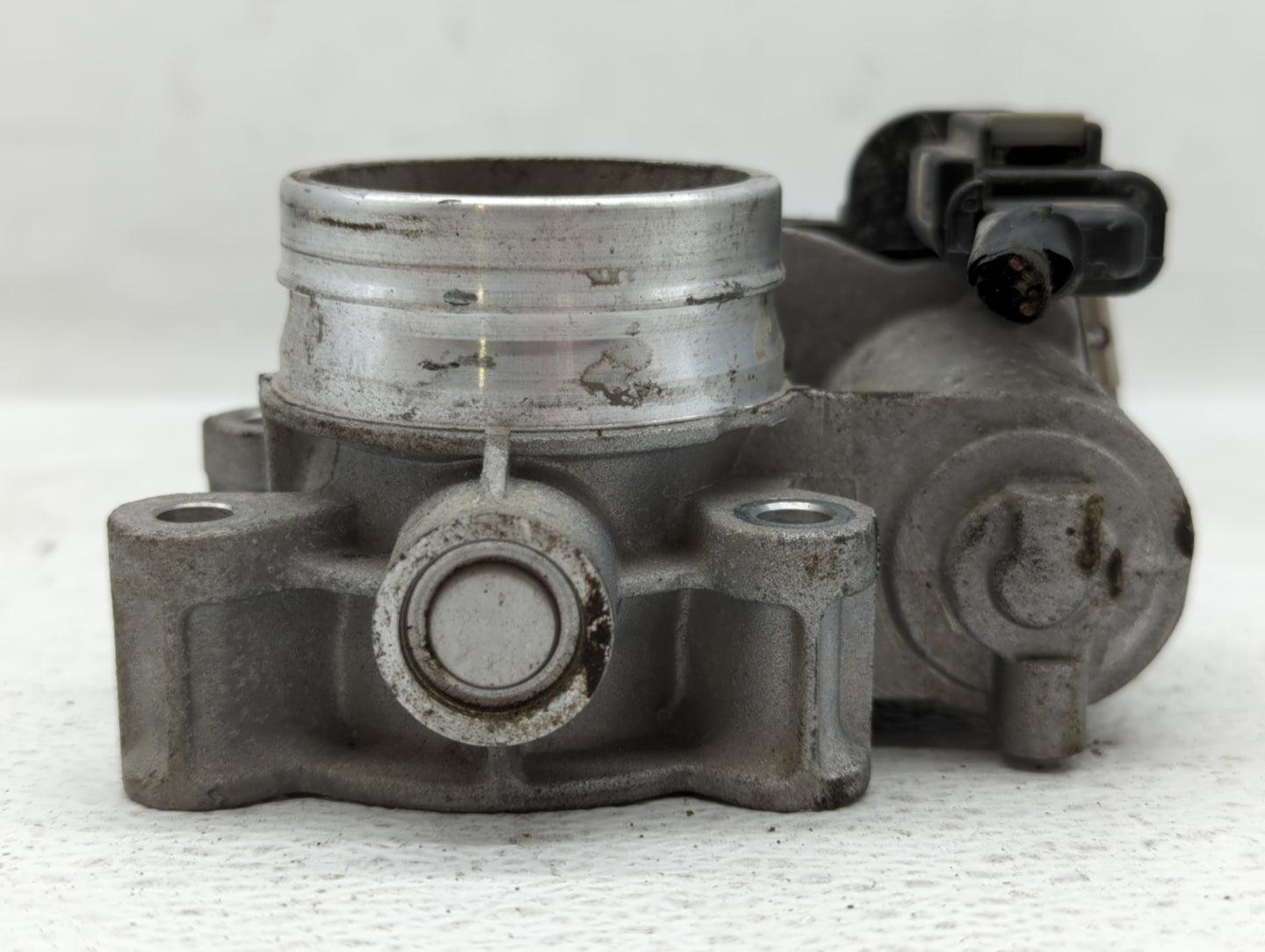 2016-2021 Chevrolet Malibu Throttle Body P/N:12671379AA Fits Fits 2016 2017 2018 2019 2020 2021 2022 OEM Used Auto Parts - O