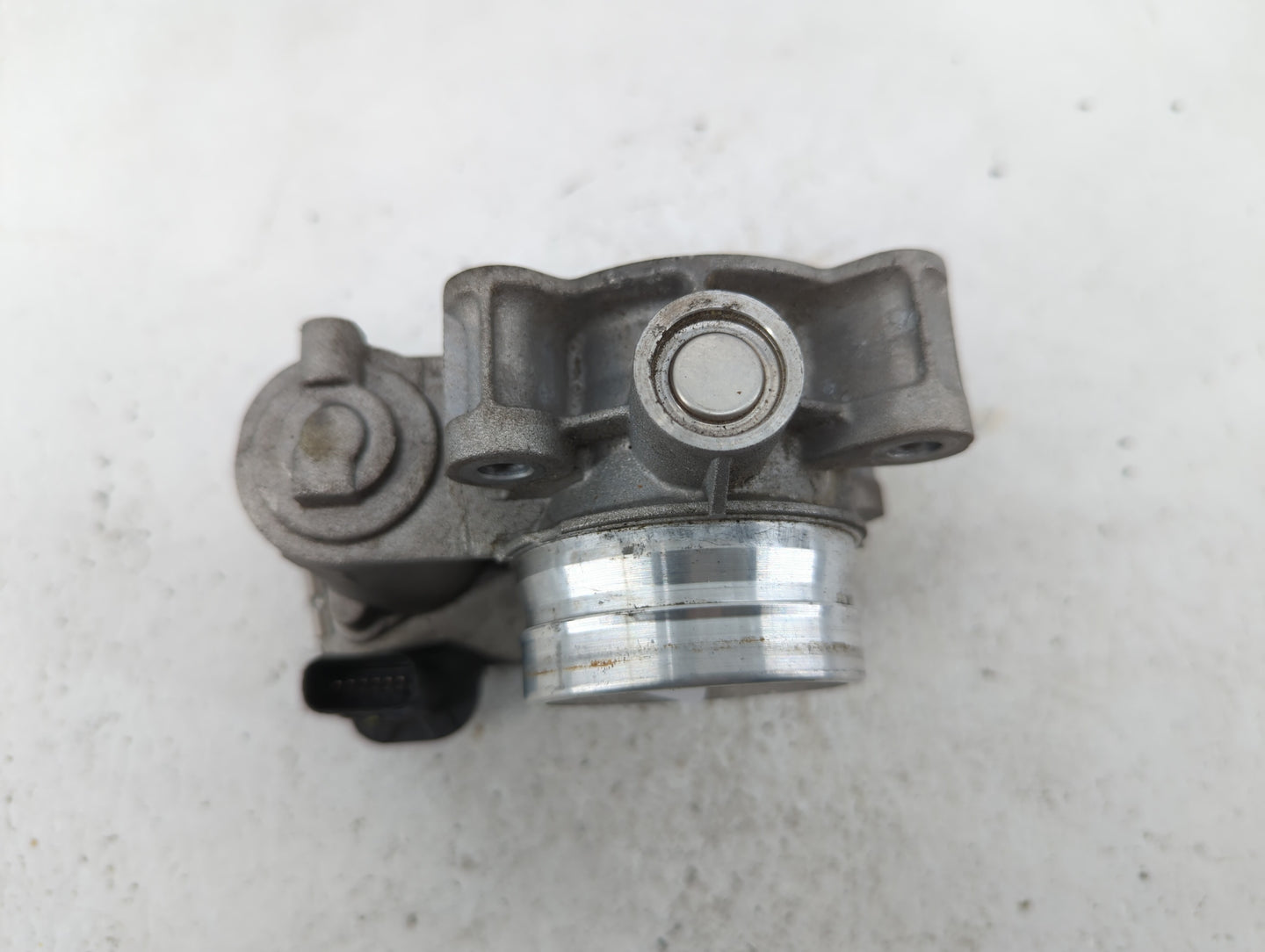 2016-2021 Chevrolet Malibu Throttle Body P/N:12671379AA Fits Fits 2016 2017 2018 2019 2020 2021 2022 OEM Used Auto Parts - O