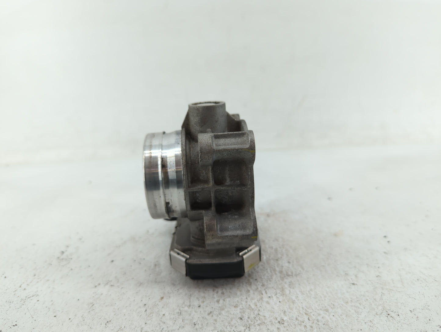 2016-2021 Chevrolet Malibu Throttle Body P/N:12671379AA Fits Fits 2016 2017 2018 2019 2020 2021 2022 OEM Used Auto Parts - O