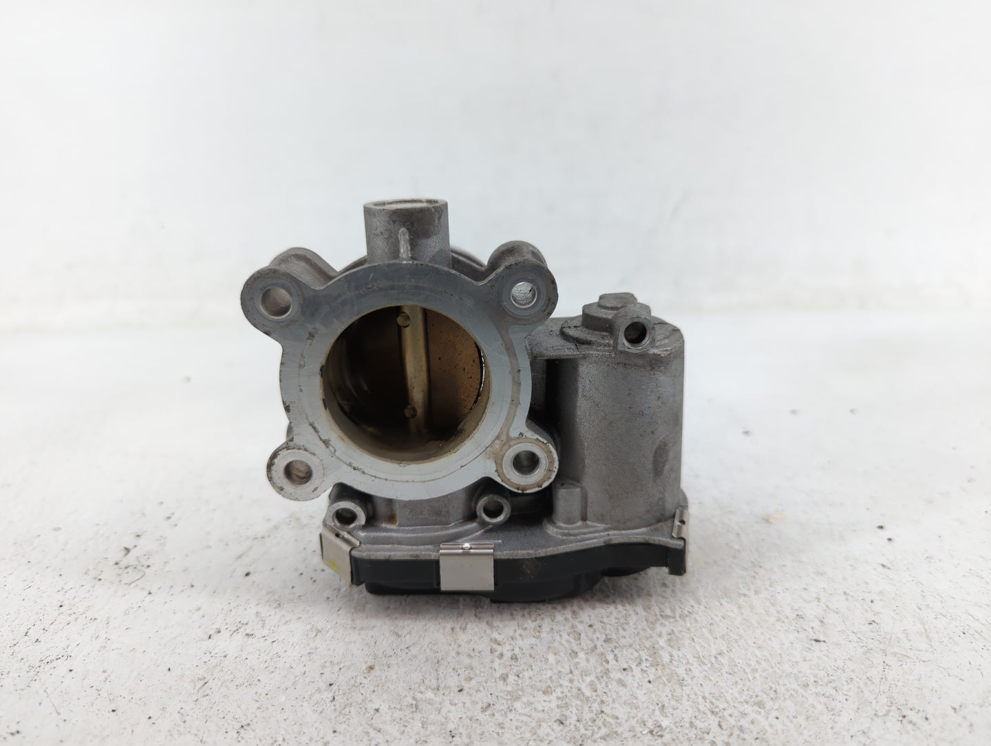 2016-2021 Chevrolet Malibu Throttle Body P/N:12671379AA Fits Fits 2016 2017 2018 2019 2020 2021 2022 OEM Used Auto Parts - O