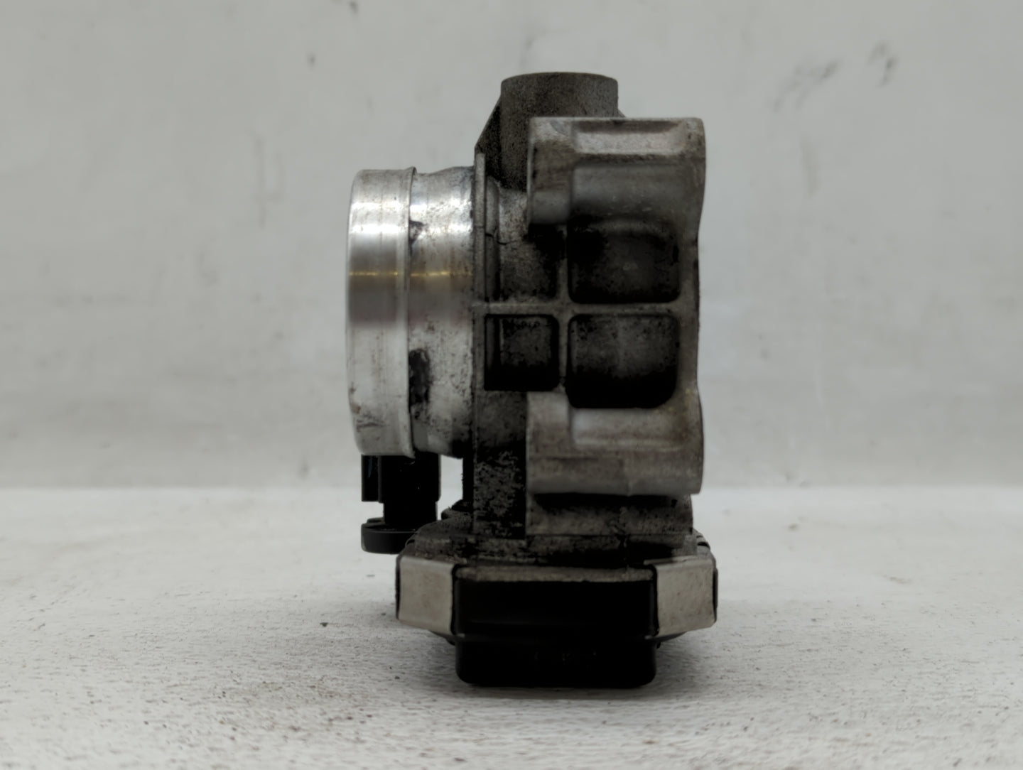 2016-2021 Chevrolet Malibu Throttle Body P/N:12671379AA Fits Fits 2016 2017 2018 2019 2020 2021 2022 OEM Used Auto Parts - O