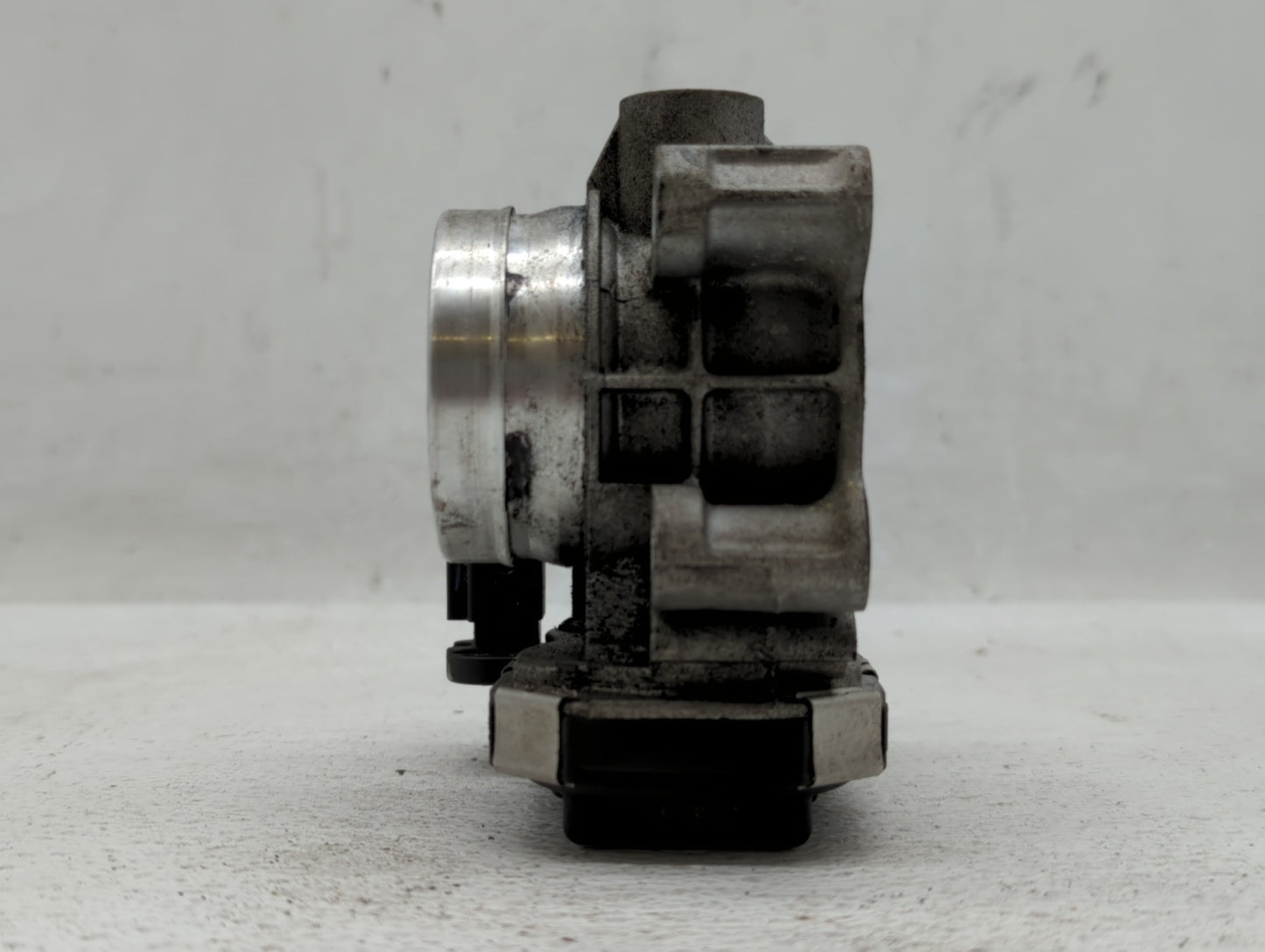 2016-2021 Chevrolet Malibu Throttle Body P/N:12671379AA Fits Fits 2016 2017 2018 2019 2020 2021 2022 OEM Used Auto Parts - O