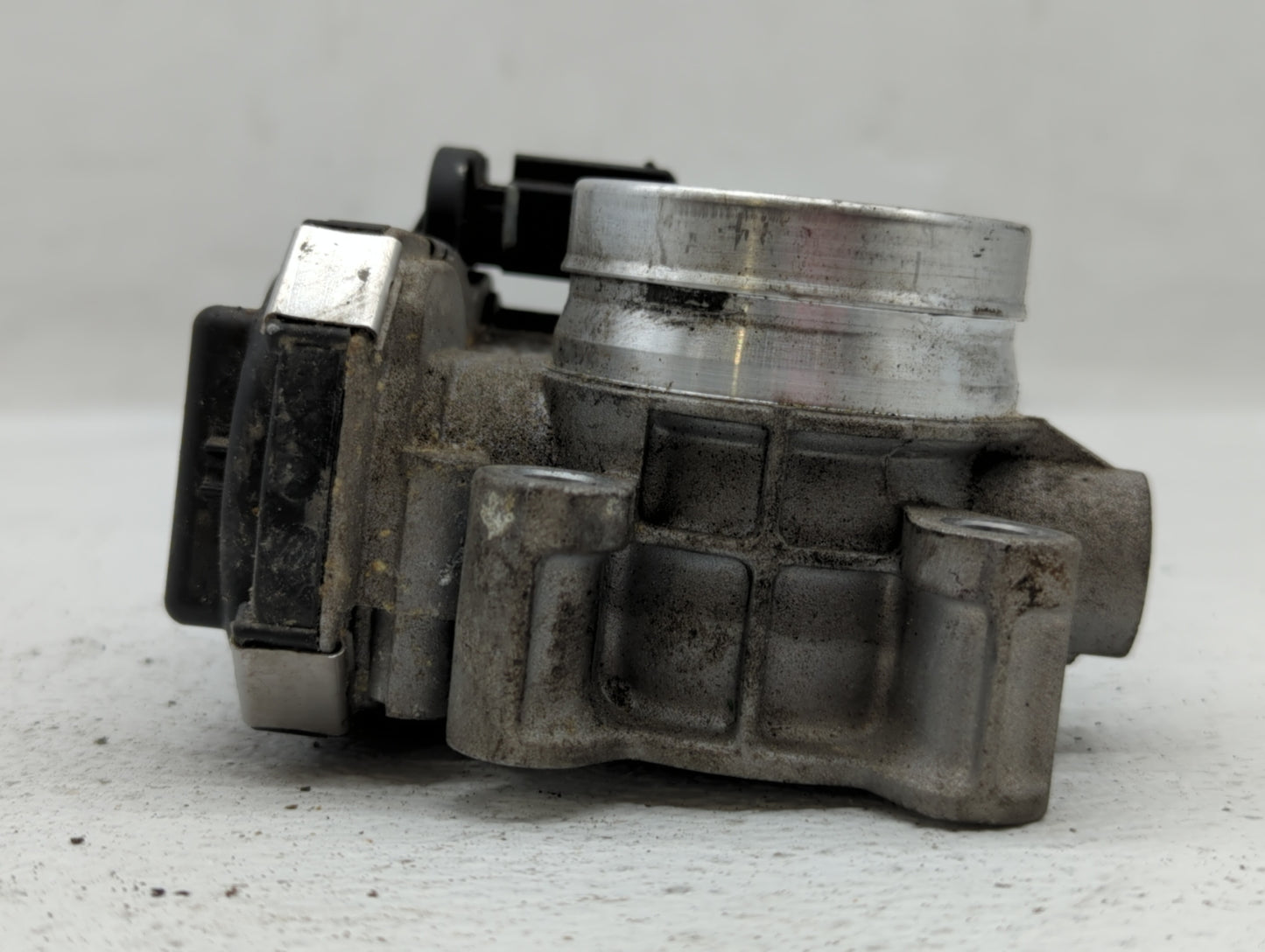 2016-2021 Chevrolet Malibu Throttle Body P/N:12671379AA Fits Fits 2016 2017 2018 2019 2020 2021 2022 OEM Used Auto Parts - O