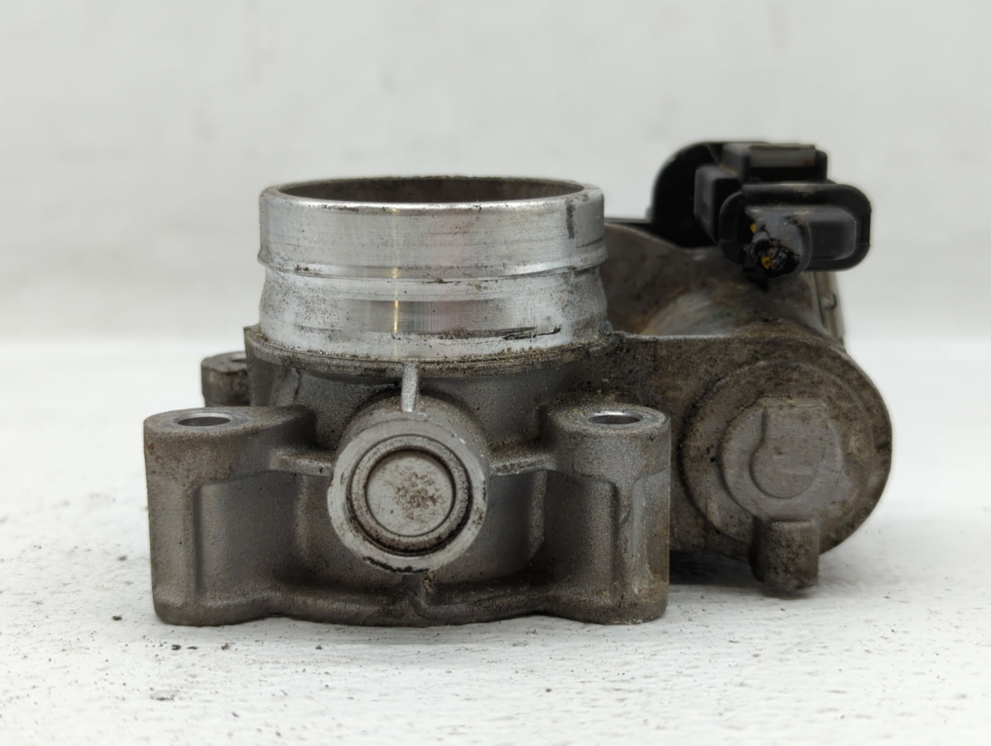 2016-2021 Chevrolet Malibu Throttle Body P/N:12671379AA Fits Fits 2016 2017 2018 2019 2020 2021 2022 OEM Used Auto Parts - O