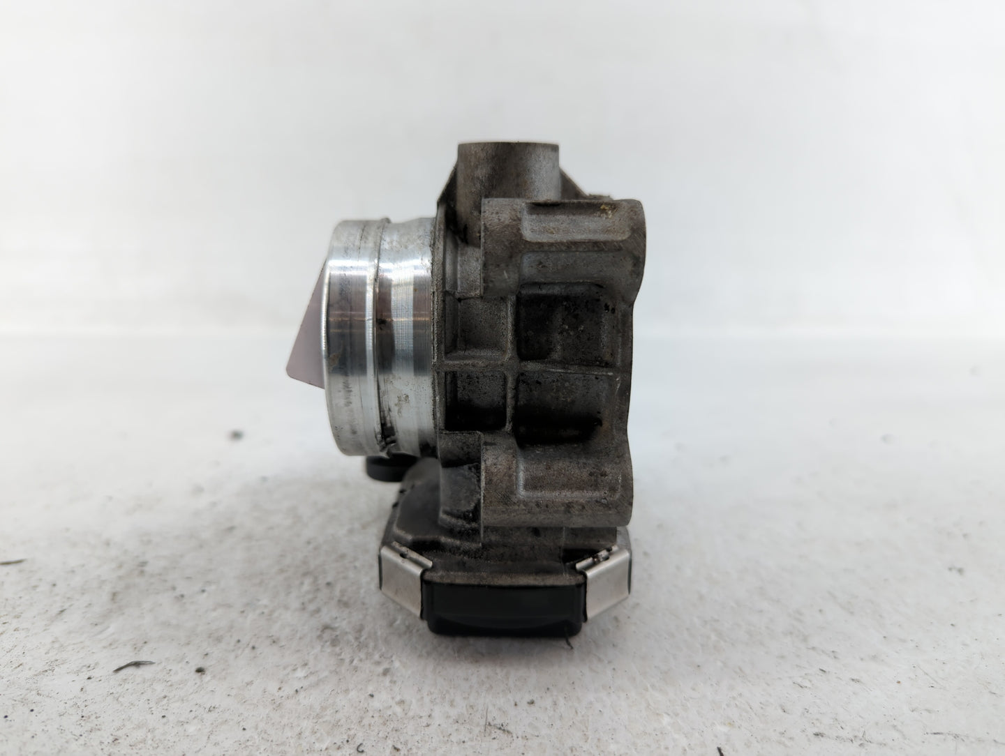 2016-2021 Chevrolet Malibu Throttle Body P/N:12671379AA Fits Fits 2016 2017 2018 2019 2020 2021 2022 OEM Used Auto Parts - O