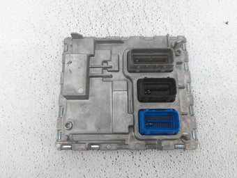 compare product 2020 Chevrolet Malibu PCM Engine Control Computer ECU ECM PCU OEM P/N:12710140 12703776, 12696017, 84190615, 12710155 Fits OEM Used Auto Parts