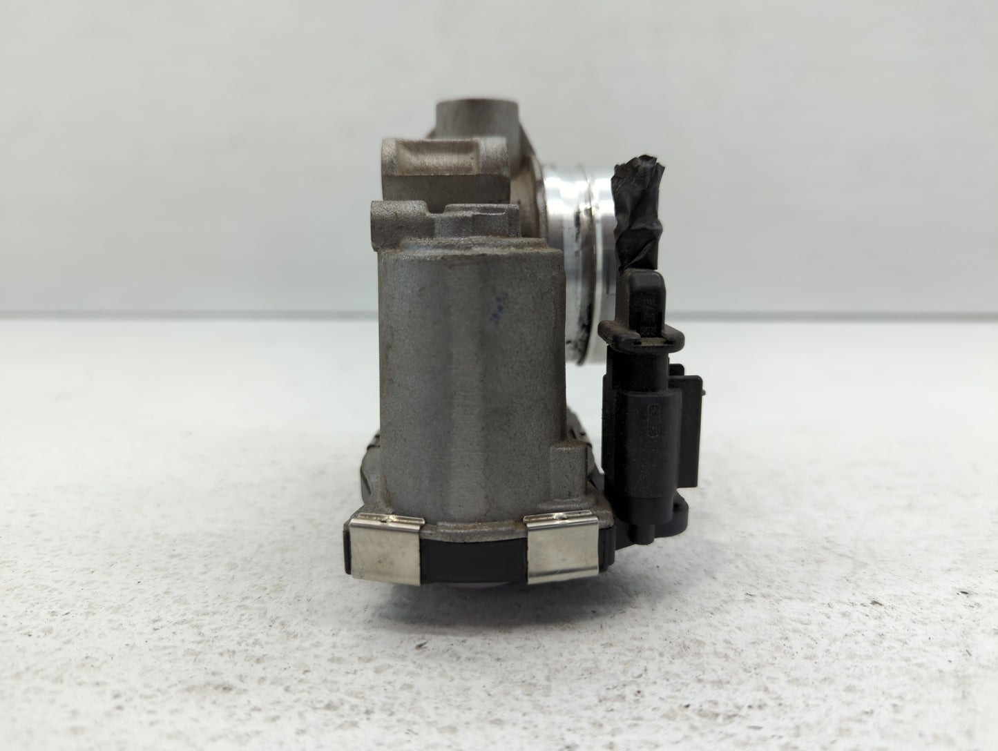 2016-2021 Chevrolet Malibu Throttle Body P/N:12671379AA Fits Fits 2016 2017 2018 2019 2020 2021 2022 OEM Used Auto Parts - O