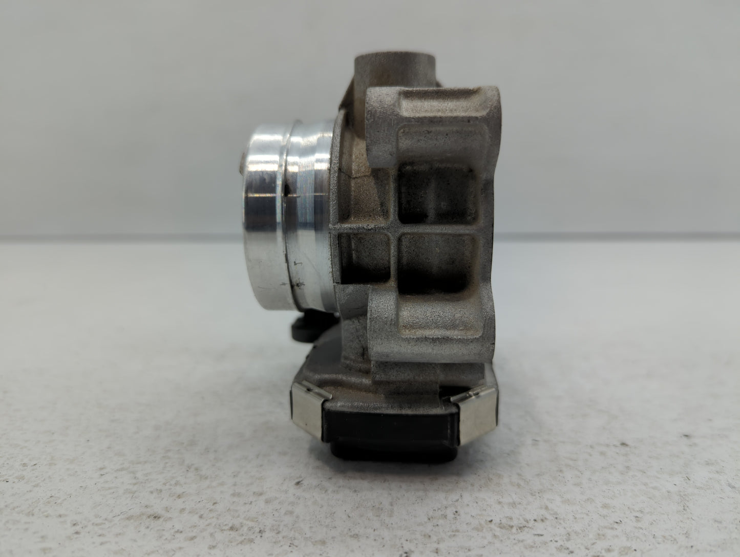 2016-2021 Chevrolet Malibu Throttle Body P/N:12671379AA Fits Fits 2016 2017 2018 2019 2020 2021 2022 OEM Used Auto Parts - O