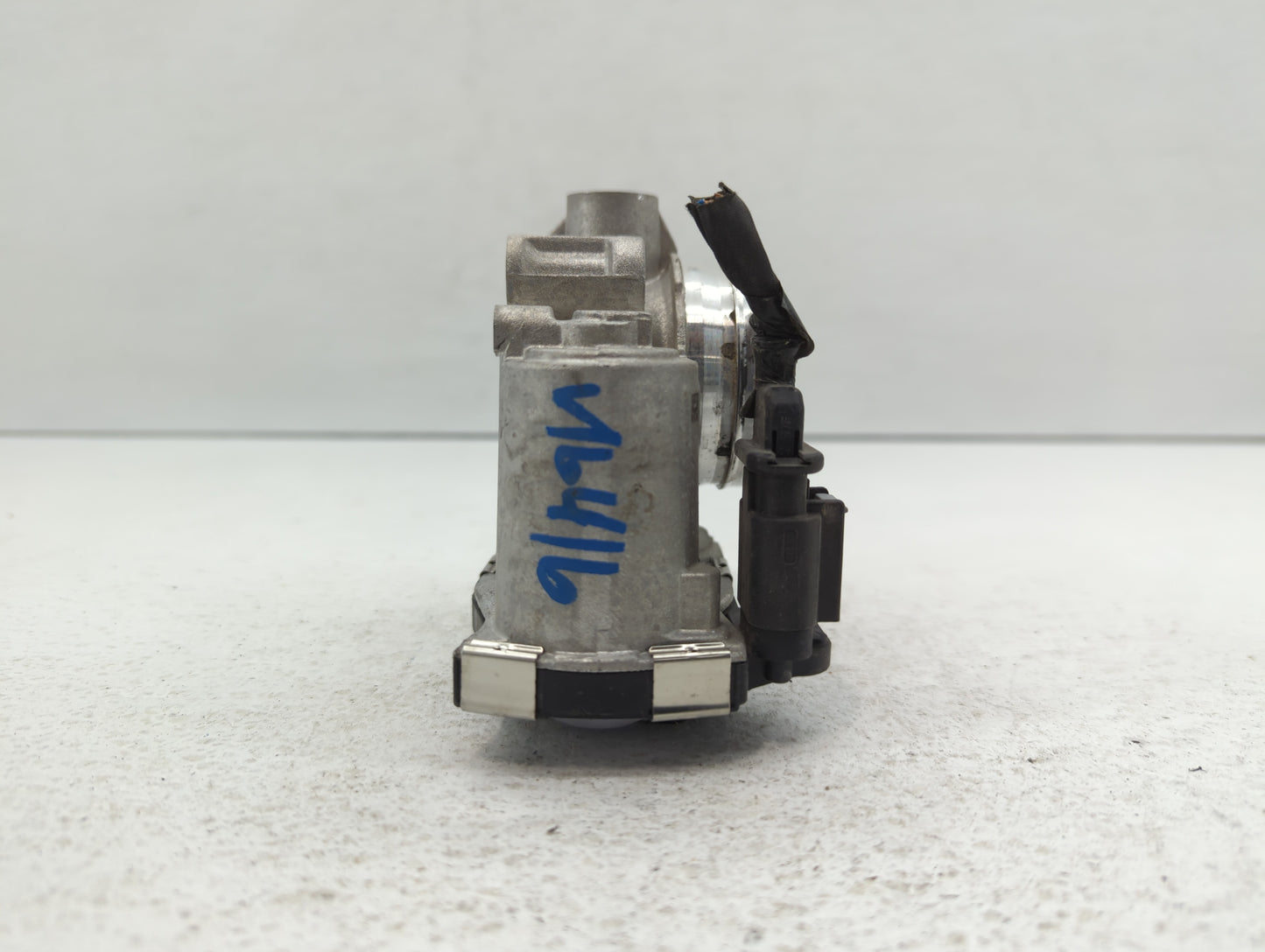 2016-2021 Chevrolet Malibu Throttle Body P/N:12671379AA Fits Fits 2016 2017 2018 2019 2020 2021 2022 OEM Used Auto Parts - O
