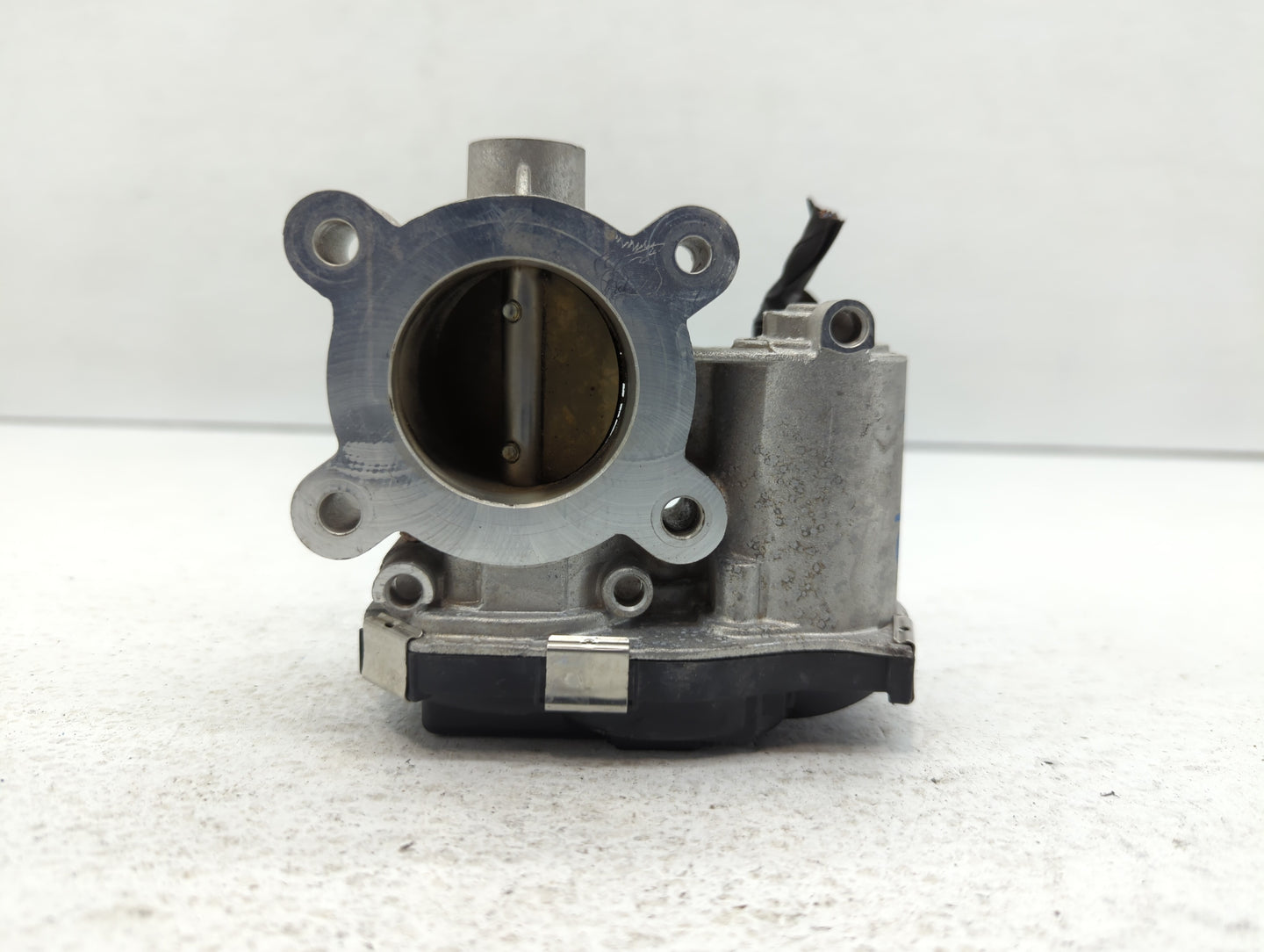 2016-2021 Chevrolet Malibu Throttle Body P/N:12671379AA Fits Fits 2016 2017 2018 2019 2020 2021 2022 OEM Used Auto Parts - O
