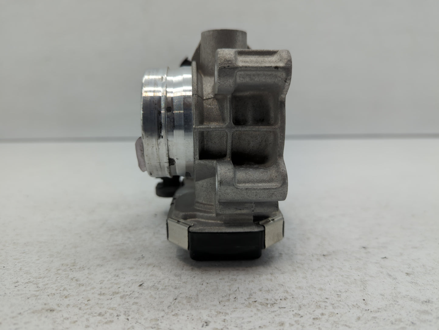 2016-2021 Chevrolet Malibu Throttle Body P/N:12671379AA Fits Fits 2016 2017 2018 2019 2020 2021 2022 OEM Used Auto Parts - O