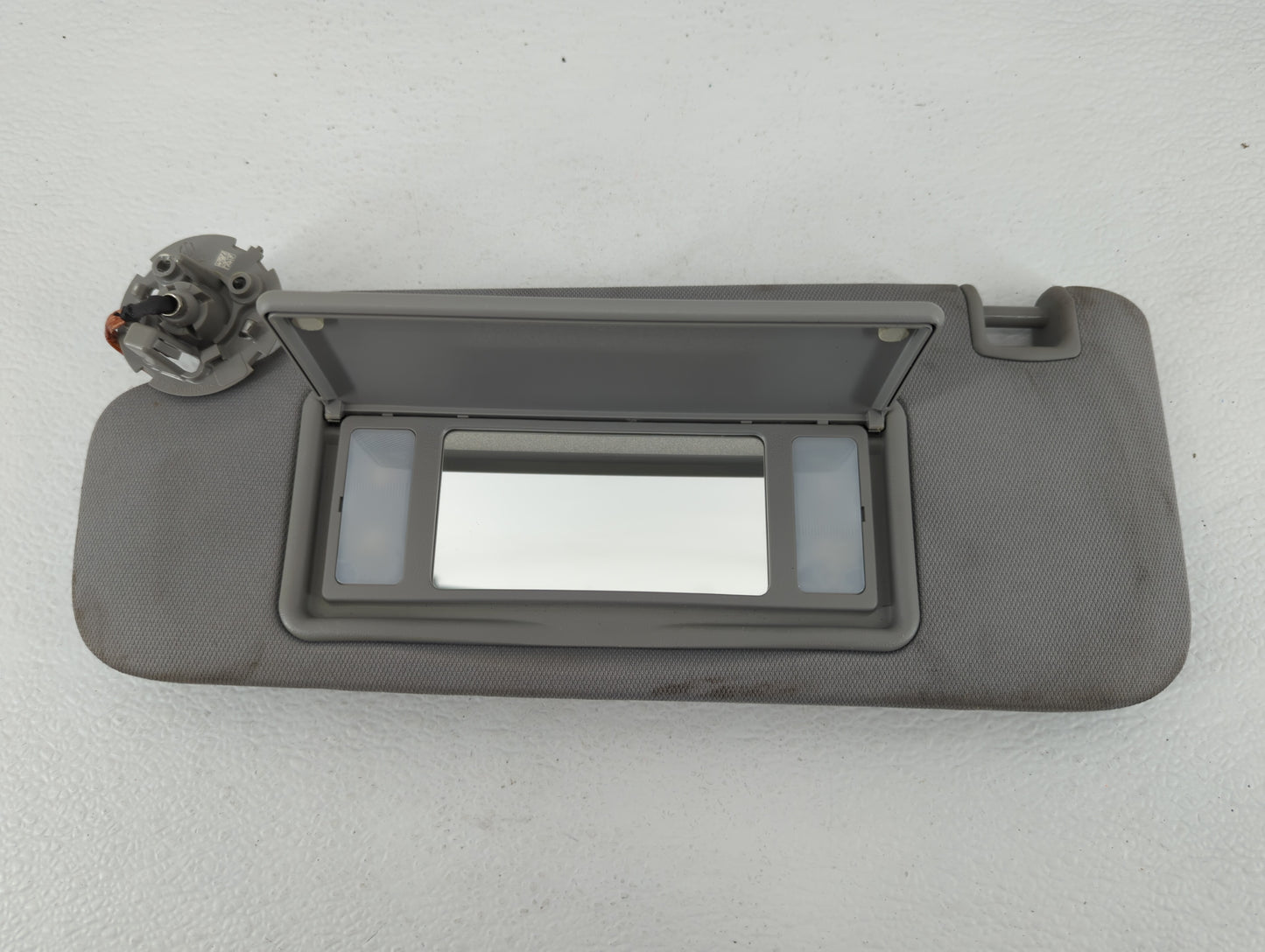 2016-2021 Chevrolet Malibu Sun Visor Shade Replacement Driver Left Mirror Fits Fits 2016 2017 2018 2019 2020 2021 OEM Used A