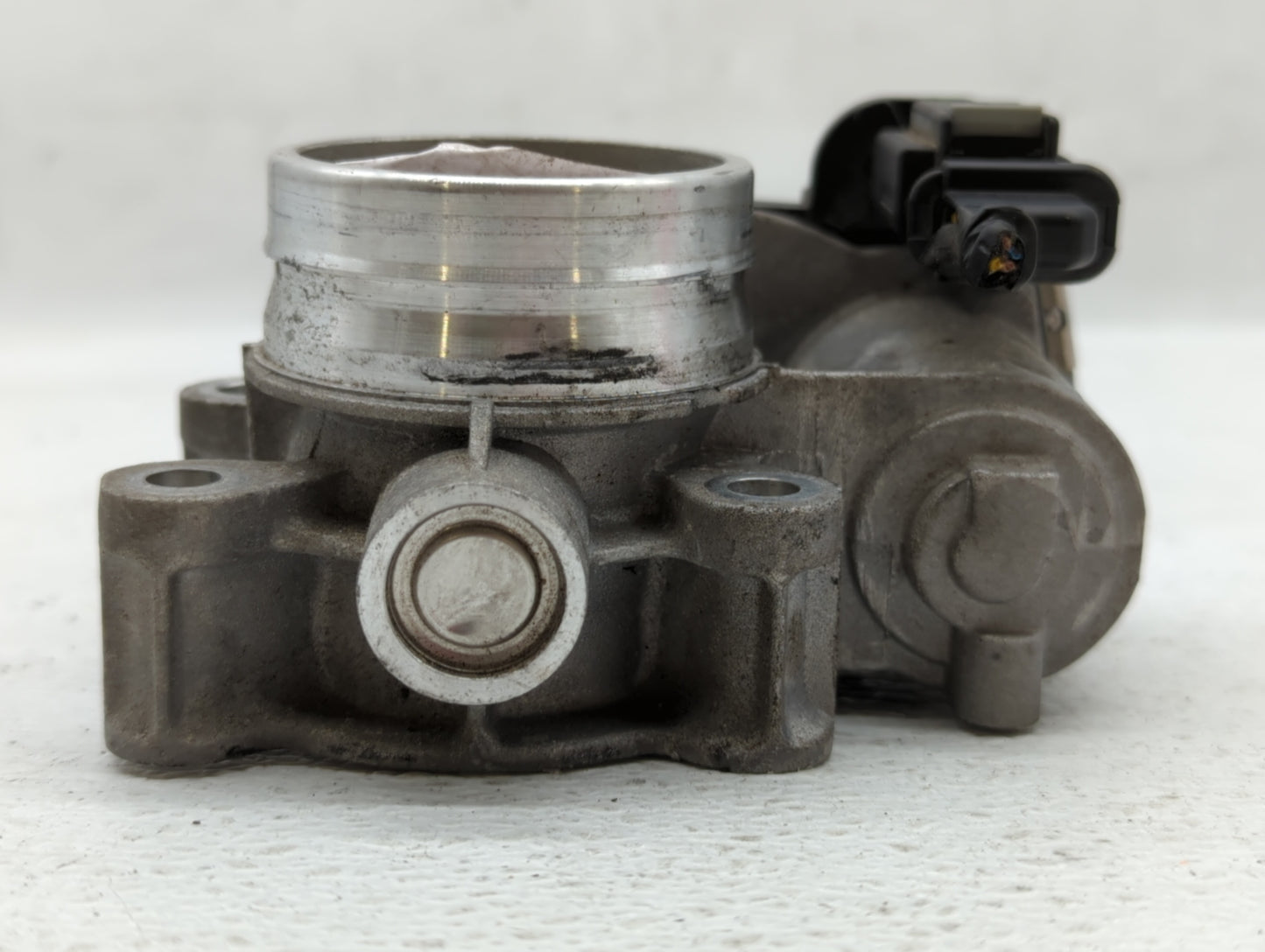 2016-2021 Chevrolet Malibu Throttle Body P/N:12671379AA Fits Fits 2016 2017 2018 2019 2020 2021 2022 OEM Used Auto Parts - O