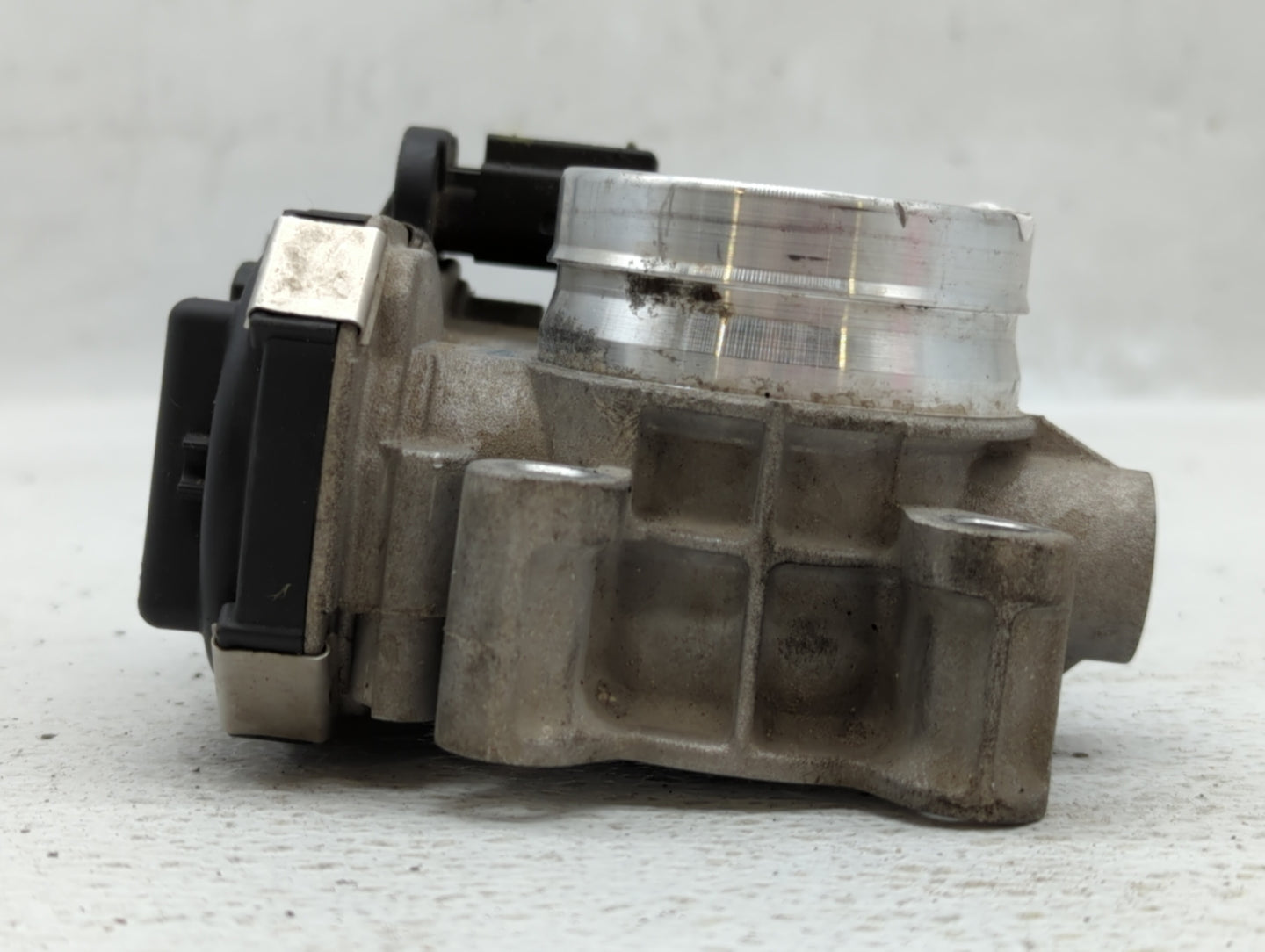 2016-2021 Chevrolet Malibu Throttle Body P/N:12671379AA Fits Fits 2016 2017 2018 2019 2020 2021 2022 OEM Used Auto Parts - O