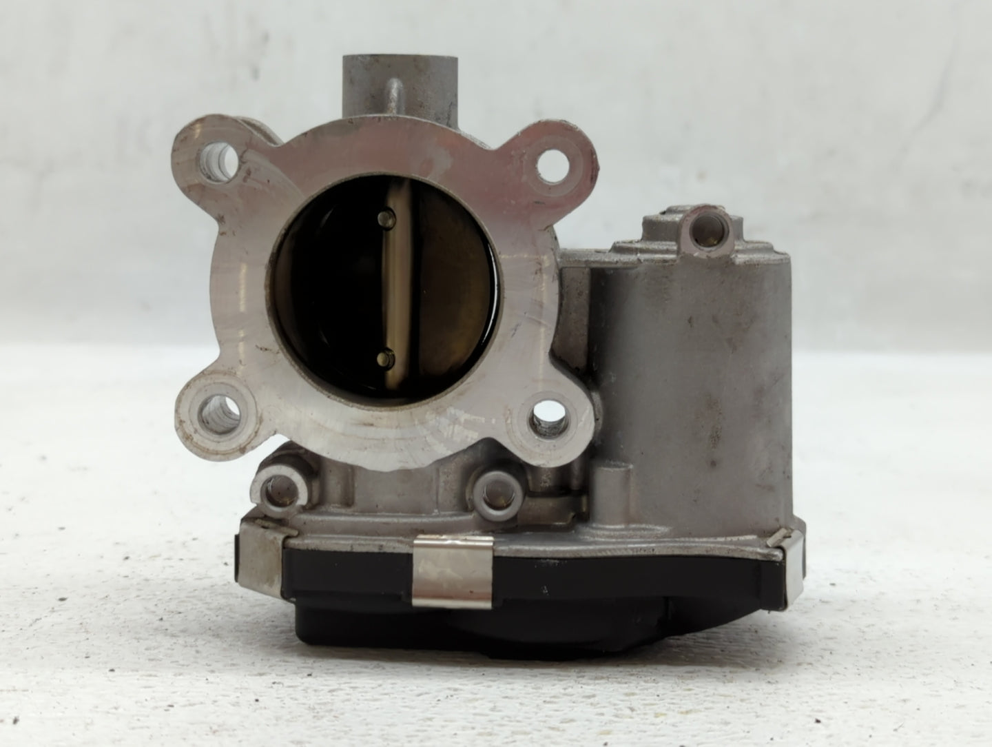 2016-2021 Chevrolet Malibu Throttle Body P/N:12671379AA Fits Fits 2016 2017 2018 2019 2020 2021 2022 OEM Used Auto Parts - O