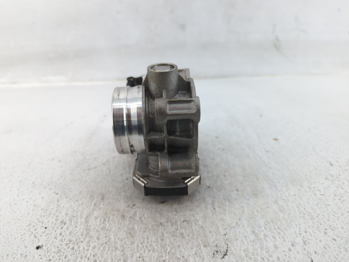 2016-2021 Chevrolet Malibu Throttle Body P/N:12671379AA Fits Fits 2016 2017 2018 2019 2020 2021 2022 OEM Used Auto Parts - O