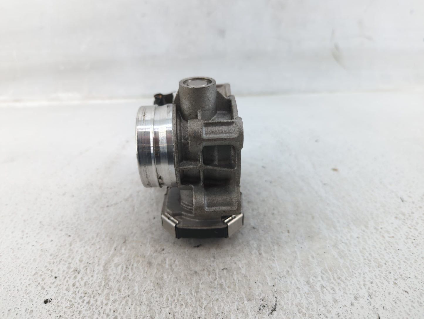 2016-2021 Chevrolet Malibu Throttle Body P/N:12671379AA Fits Fits 2016 2017 2018 2019 2020 2021 2022 OEM Used Auto Parts - O