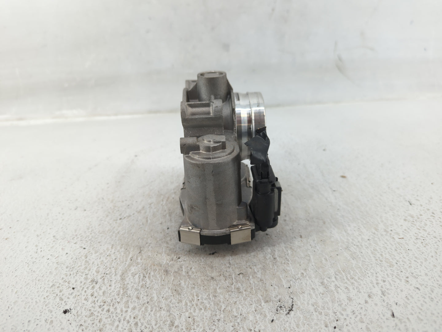 2016-2021 Chevrolet Malibu Throttle Body P/N:12671379AA Fits Fits 2016 2017 2018 2019 2020 2021 2022 OEM Used Auto Parts - O