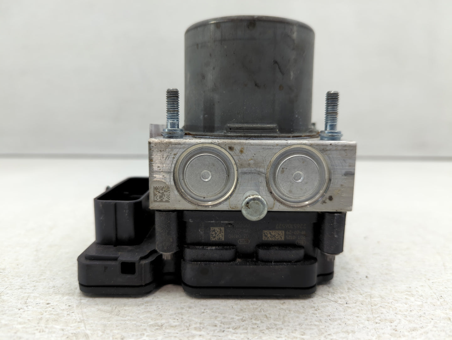 2019-2021 Chevrolet Malibu ABS Pump Control Module Replacement P/N:84501623 Fits Fits 2019 2020 2021 OEM Used Auto Parts - O